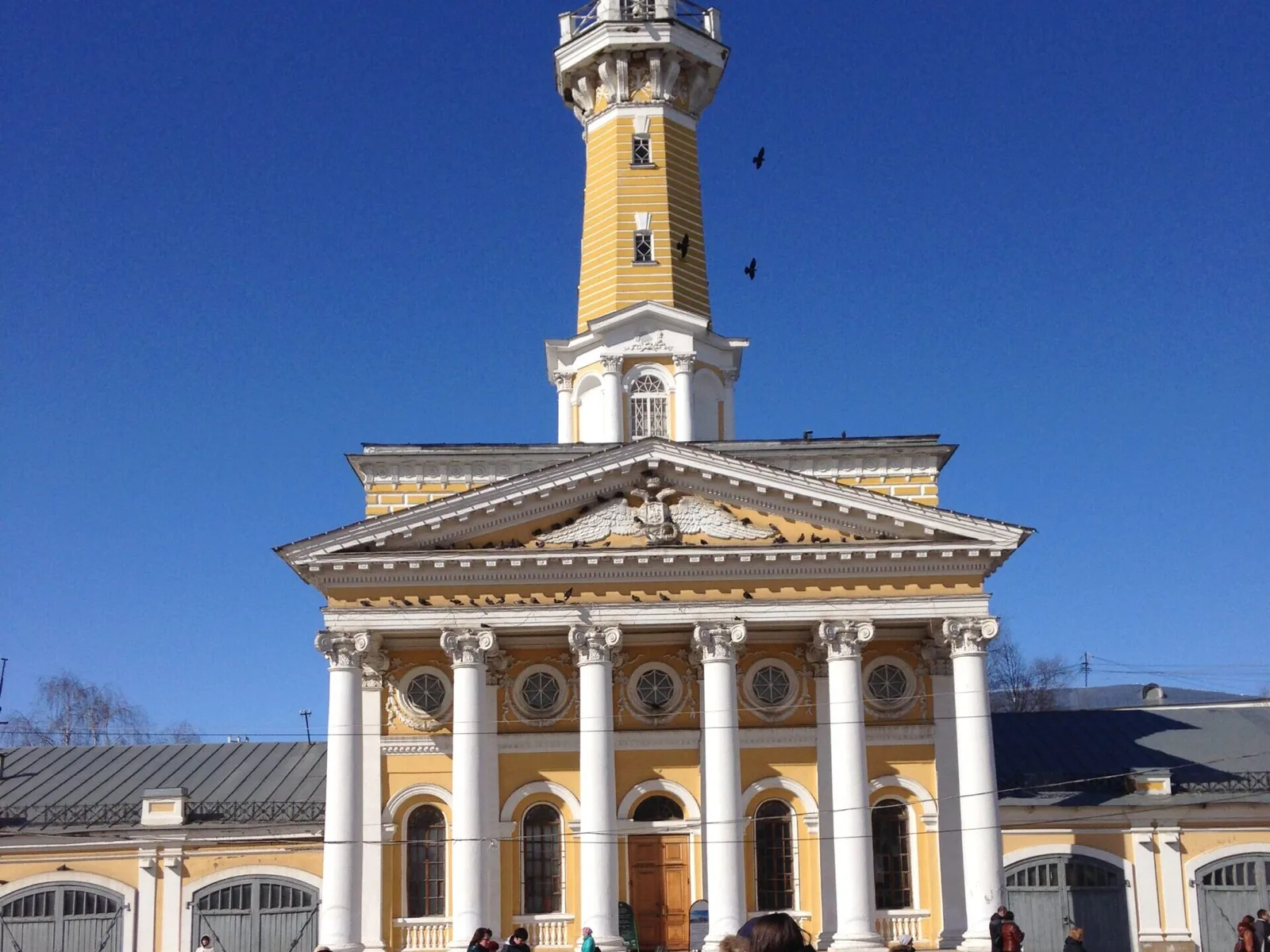 Пожарная каланча и голуби, Кострома